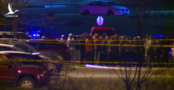 Lại xả súng ở Mỹ, ít nhất 8 người chết, 60 người bị thương Lại xả súng ở Mỹ, ít nhất 8 người chết, 60 người bị thương