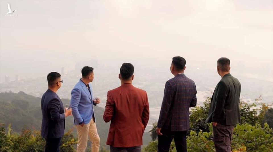 Đã đến lúc phải chấm dứt đế chế của những KOLs có tick xanh chuyên hút máu doanh nghiệp Đã đến lúc phải chấm dứt đế chế của những KOLs có tick xanh chuyên hút máu doanh nghiệp