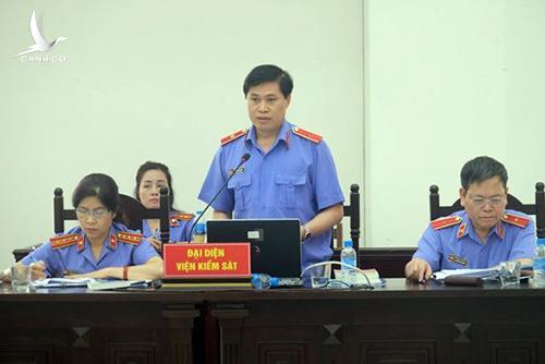 Cựu Bộ trưởng Bộ Công thương Vũ Huy Hoàng bị đề nghị từ 10 – 11 năm tù Cựu Bộ trưởng Bộ Công thương Vũ Huy Hoàng bị đề nghị từ 10 – 11 năm tù