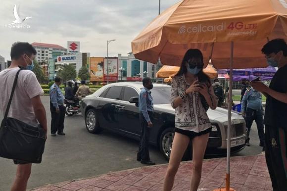 Campuchia bắt giữ sĩ quan quân đội chở 3 người Trung Quốc trên siêu xe Campuchia bắt giữ sĩ quan quân đội chở 3 người Trung Quốc trên siêu xe