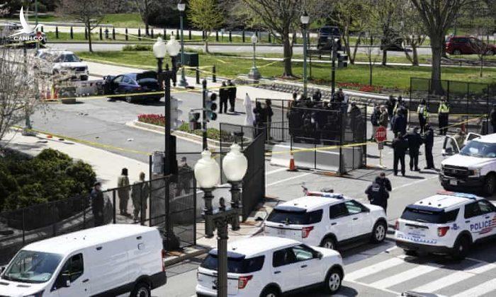 NÓNG: Tòa nhà Quốc hội Mỹ bị tấn công, Đồi Capitol phong tỏa và đã có người tử vong NÓNG: Tòa nhà Quốc hội Mỹ bị tấn công, Đồi Capitol phong tỏa và đã có người tử vong