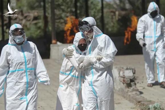 Vì sao khủng hoảng Covid-19 ở Ấn Độ là vấn đề nghiêm trọng với thế giới? Vì sao khủng hoảng Covid-19 ở Ấn Độ là vấn đề nghiêm trọng với thế giới?