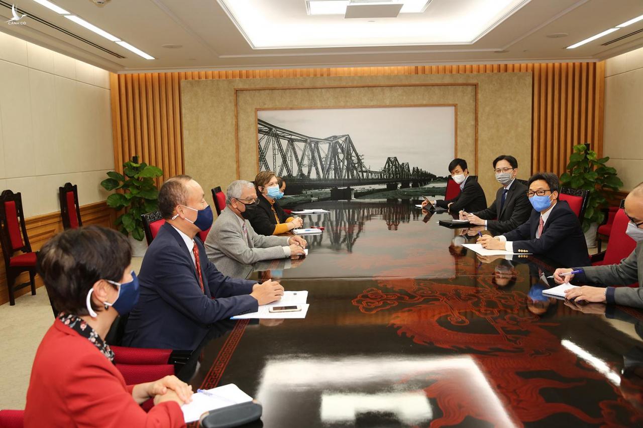 Tình hình sức khỏe của Phó Thủ tướng Vũ Đức Đam sau khi tiêm vaccine Việt Nam Tình hình sức khỏe của Phó Thủ tướng Vũ Đức Đam sau khi tiêm vaccine Việt Nam