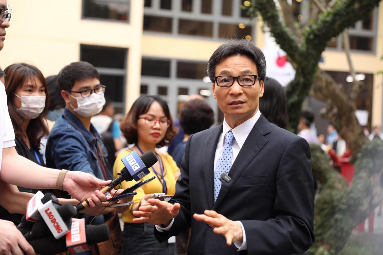 Tình hình sức khỏe của Phó Thủ tướng Vũ Đức Đam sau khi tiêm vaccine Việt Nam Tình hình sức khỏe của Phó Thủ tướng Vũ Đức Đam sau khi tiêm vaccine Việt Nam