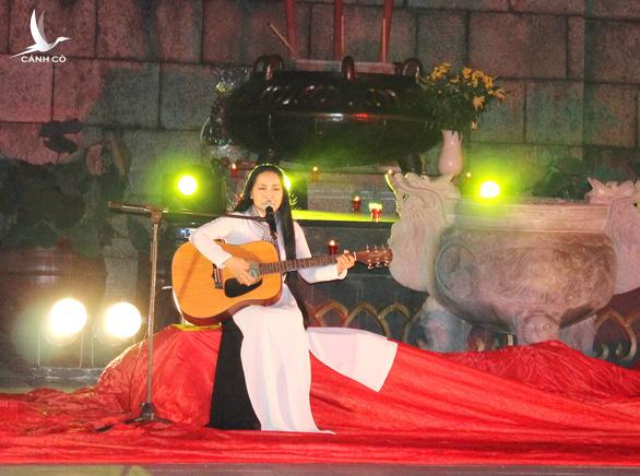 Mừng ngày thống nhất, vọng nhớ các anh! Mừng ngày thống nhất, vọng nhớ các anh!