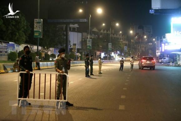 Thủ tướng Hun Sen nói gì về lệnh phong tỏa Phnom Penh? Thủ tướng Hun Sen nói gì về lệnh phong tỏa Phnom Penh?