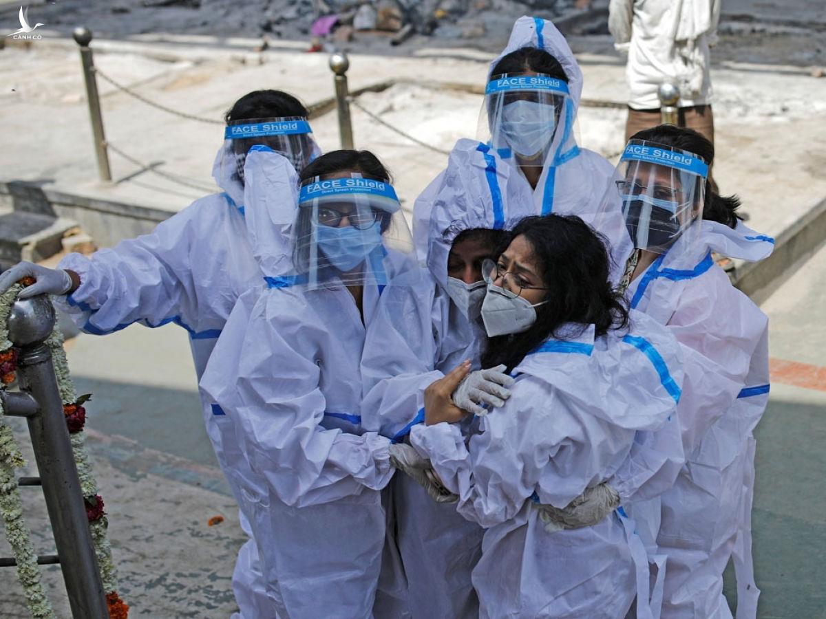 Giàn thiêu đỏ lửa và những tiếng kêu cứu đầy bức xúc ở Ấn Độ Giàn thiêu đỏ lửa và những tiếng kêu cứu đầy bức xúc ở Ấn Độ