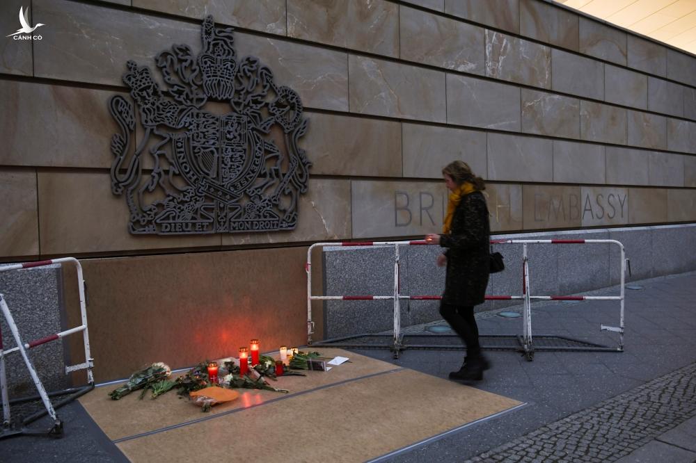 Anh bắn đại bác toàn quốc tưởng nhớ Hoàng thân Philip