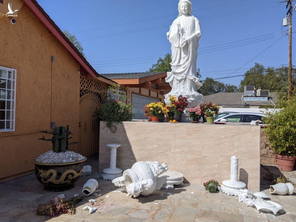 Hàng loạt chùa Việt tại Mỹ bất ngờ bị đập phá Hàng loạt chùa Việt tại Mỹ bất ngờ bị đập phá