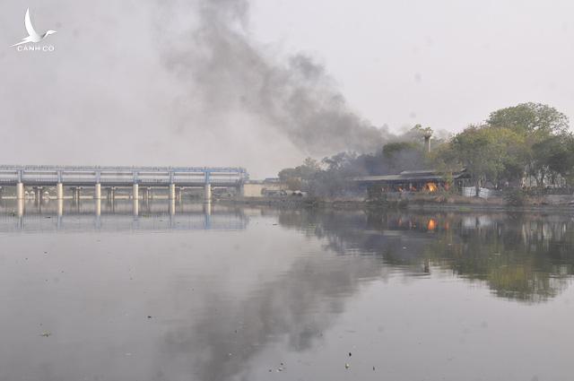 Thảm cảnh Covid-19 ở Ấn Độ: Thi thể chất chồng trong các lò hỏa táng, số người tử vong thực sự có thể bỏ xa thống kê Thảm cảnh Covid-19 ở Ấn Độ: Thi thể chất chồng trong các lò hỏa táng, số người tử vong thực sự có thể bỏ xa thống kê