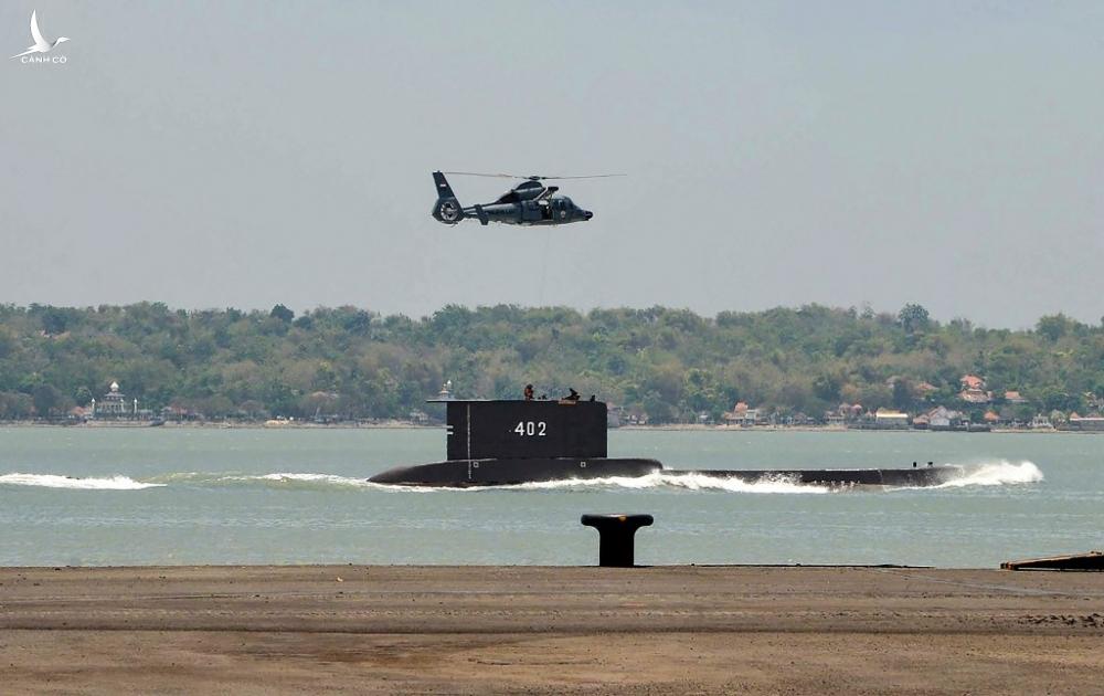 NÓNG: Indonesia tìm thấy tàu ngầm mất tích ở độ sâu 850 m dưới đáy biển NÓNG: Indonesia tìm thấy tàu ngầm mất tích ở độ sâu 850 m dưới đáy biển