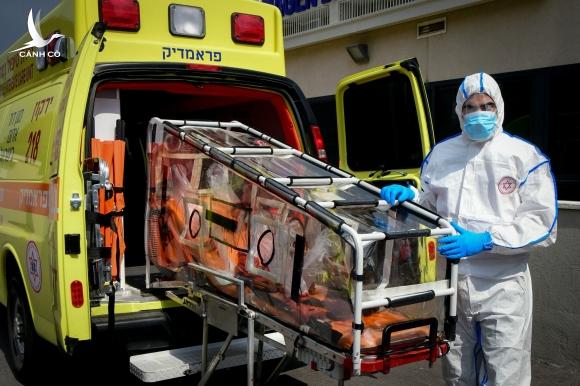 Cuộc sống trở lại gần như bình thường ở nơi đi đầu tiêm vaccine Pfizer Cuộc sống trở lại gần như bình thường ở nơi đi đầu tiêm vaccine Pfizer