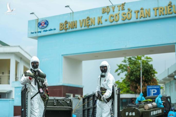 Phó Thủ tướng Vũ Đức Đam lý giải vì sao TP Hà Nội không giãn cách xã hội Phó Thủ tướng Vũ Đức Đam lý giải vì sao TP Hà Nội không giãn cách xã hội