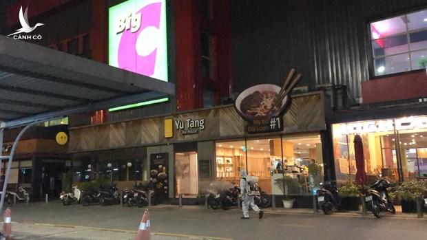 Về thông tin người Ấn Độ nôn ra máu ở siêu thị BigC Thăng Long Về thông tin người Ấn Độ nôn ra máu ở siêu thị BigC Thăng Long