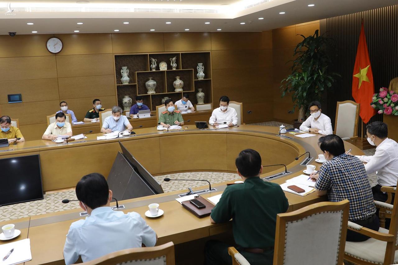 Dich COVID-19: Cách ly triệt để, triển khai cao điểm rà soát tất cả người nhập cảnh Dich COVID-19: Cách ly triệt để, triển khai cao điểm rà soát tất cả người nhập cảnh