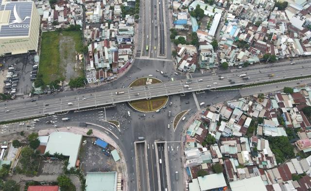 Thủ tướng ủng hộ tối đa TP.HCM nguồn kinh phí các dự án giao thông trọng điểm Thủ tướng ủng hộ tối đa TP.HCM nguồn kinh phí các dự án giao thông trọng điểm