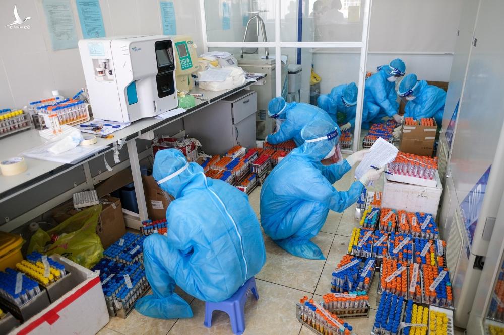 Bộ trưởng Y tế đến Bắc Giang chỉ đạo dập dịch Covid-19 Bộ trưởng Y tế đến Bắc Giang chỉ đạo dập dịch Covid-19