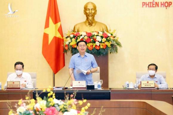 Tinh giản biên chế gần 23.900 người trong năm 2020 Tinh giản biên chế gần 23.900 người trong năm 2020