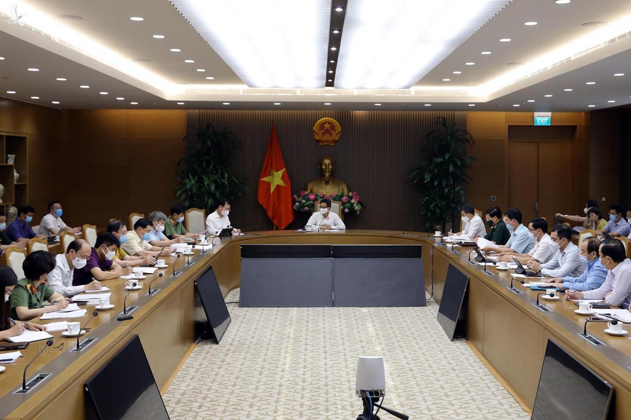 Dich COVID-19: Cách ly triệt để, triển khai cao điểm rà soát tất cả người nhập cảnh Dich COVID-19: Cách ly triệt để, triển khai cao điểm rà soát tất cả người nhập cảnh