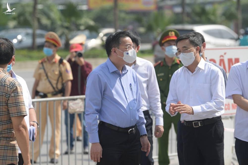 Viện K phức tạp hơn BV Nhiệt đới, phong tỏa 5.000 người Viện K phức tạp hơn BV Nhiệt đới, phong tỏa 5.000 người