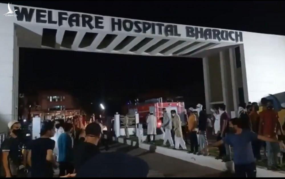 Cháy bệnh viện tại Ấn Độ, ít nhất 18 bệnh nhân COVID-19 tử vong Cháy bệnh viện tại Ấn Độ, ít nhất 18 bệnh nhân COVID-19 tử vong