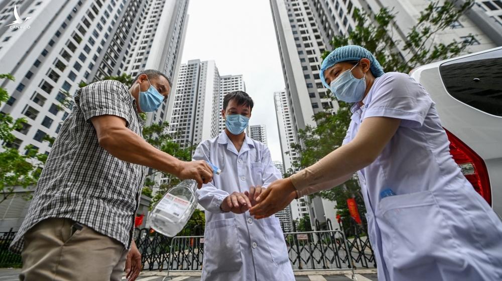 Bí thư Hà Nội Đinh Tiến Dũng: “Phải bình tĩnh vì chống dịch còn khó hơn chống giặc” Bí thư Hà Nội Đinh Tiến Dũng: “Phải bình tĩnh vì chống dịch còn khó hơn chống giặc”