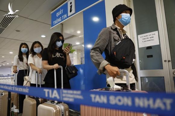 Mỹ kêu gọi Việt Nam nới cách ly với người tiêm vaccine Mỹ kêu gọi Việt Nam nới cách ly với người tiêm vaccine