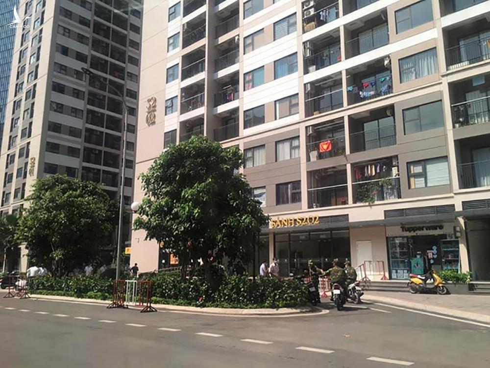 Khẩn: Hà Nội cách ly một tòa nhà ở Vinhomes Ocean Park Khẩn: Hà Nội cách ly một tòa nhà ở Vinhomes Ocean Park