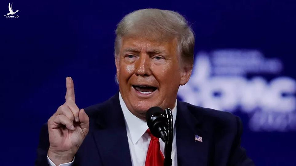 Trump tuyên bố Facebook, Twitter, Google sẽ phải trả giá Trump tuyên bố Facebook, Twitter, Google sẽ phải trả giá