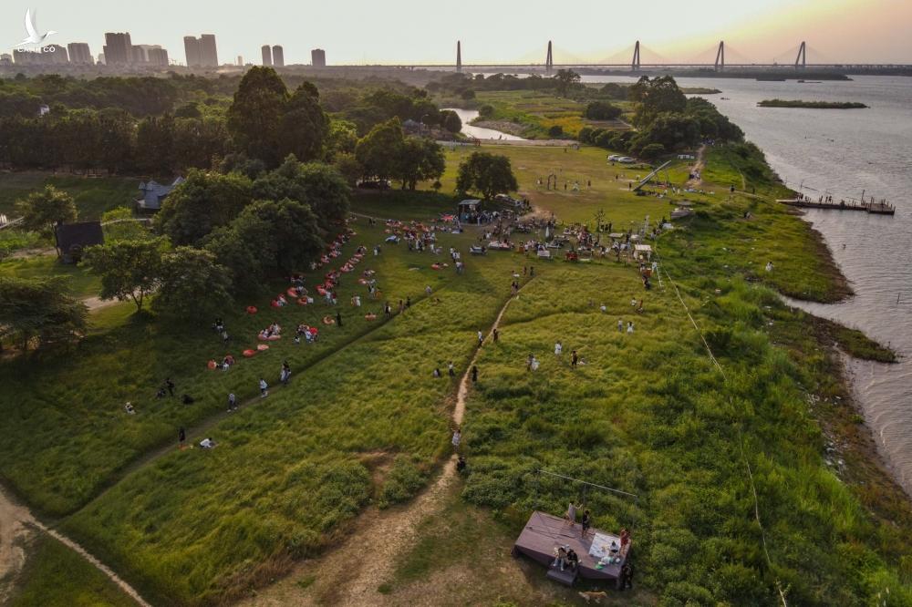 Bí thư Hà Nội Đinh Tiến Dũng: “Phải bình tĩnh vì chống dịch còn khó hơn chống giặc” Bí thư Hà Nội Đinh Tiến Dũng: “Phải bình tĩnh vì chống dịch còn khó hơn chống giặc”