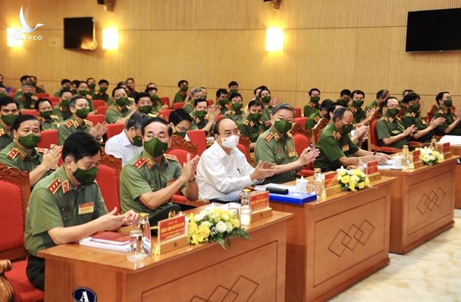 Chủ tịch nước Nguyễn Xuân Phúc dự Hội nghị sơ kết công tác Công an 6 tháng đầu năm 2021