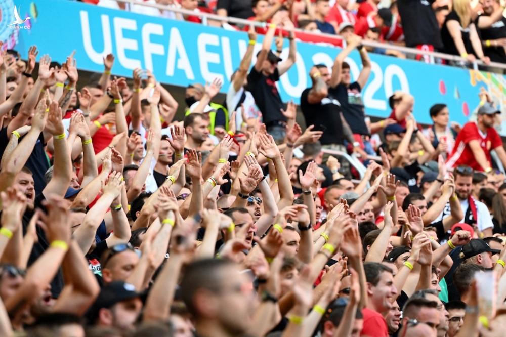 Thủ tướng Đức, Anh và Tổng thống Pháp cảnh báo rủi ro từ EURO 2020 Thủ tướng Đức, Anh và Tổng thống Pháp cảnh báo rủi ro từ EURO 2020