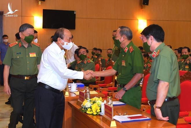 Chủ tịch nước Nguyễn Xuân Phúc dự Hội nghị sơ kết công tác Công an 6 tháng đầu năm 2021