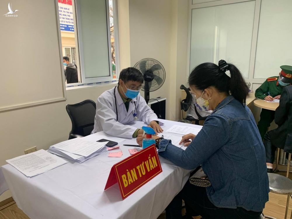 ‘Hai mũi giáp công’ để sản xuất vaccine COVID-19 tại Việt Nam ‘Hai mũi giáp công’ để sản xuất vaccine COVID-19 tại Việt Nam