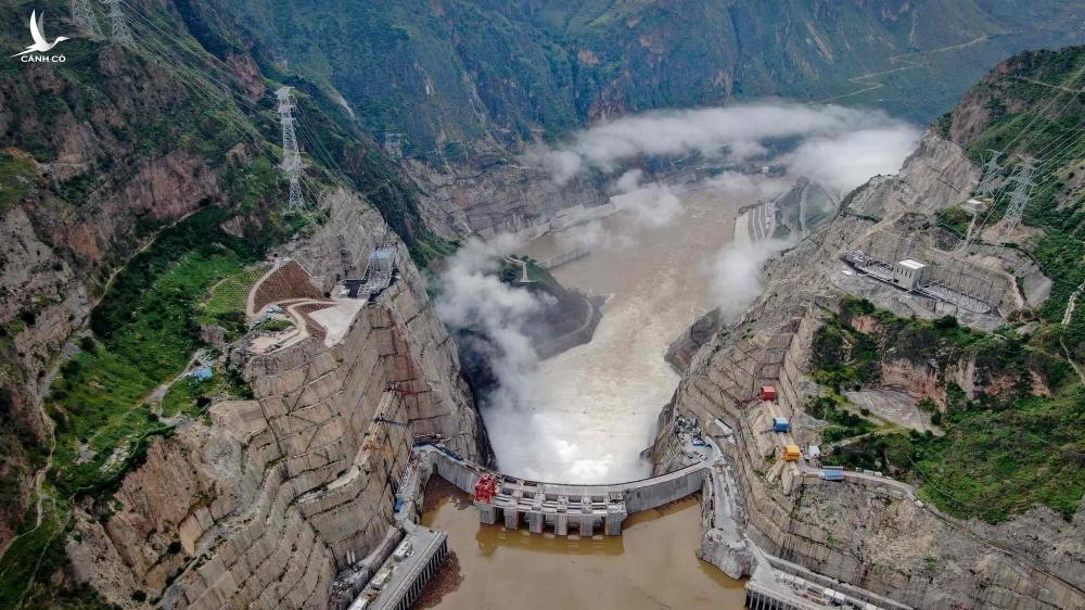 Đập thủy điện khổng lồ cao hơn đập Tam Hiệp ở Trung Quốc chính thức hoạt động Đập thủy điện khổng lồ cao hơn đập Tam Hiệp ở Trung Quốc chính thức hoạt động