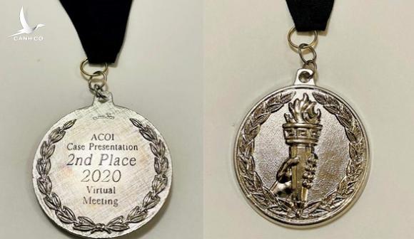 Bác sĩ Tú Dung nhận cúp vàng Thành tựu y khoa Việt Nam 2020 Bác sĩ Tú Dung nhận cúp vàng Thành tựu y khoa Việt Nam 2020