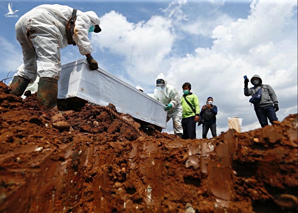 Thảm kịch ở quốc gia bị Covid-19 tấn công nặng nề nhất Đông Nam Á