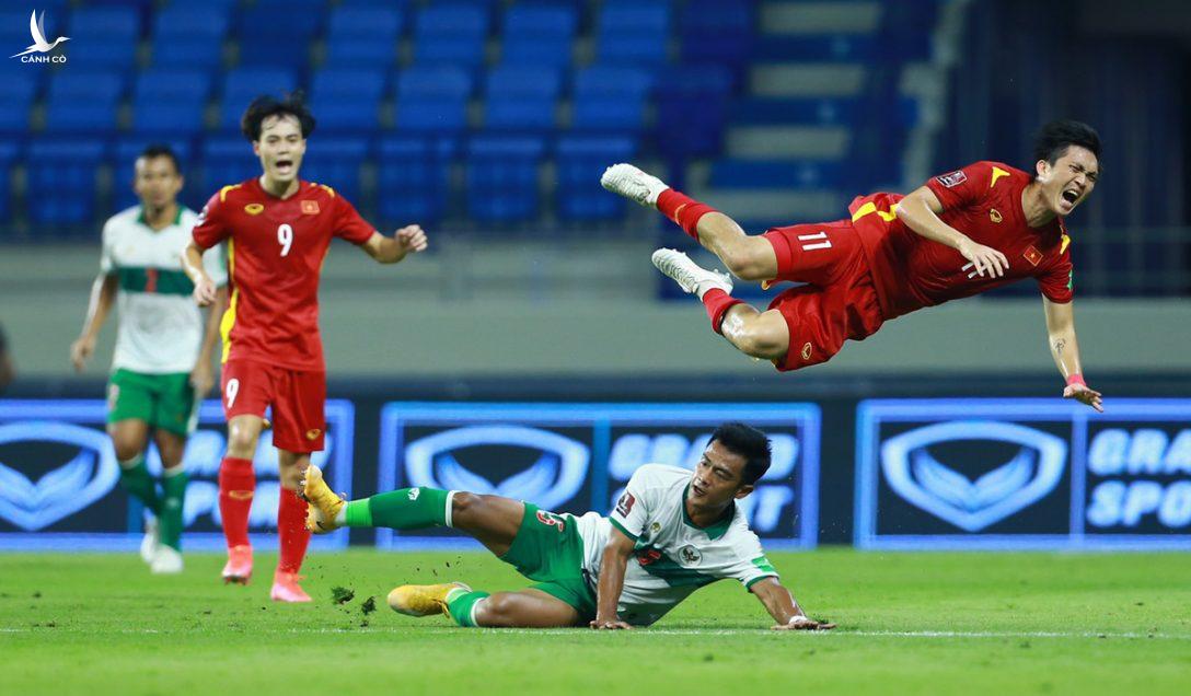 Những pha chơi xấu không thể đỡ của tuyển Indonesia Những pha chơi xấu không thể đỡ của tuyển Indonesia