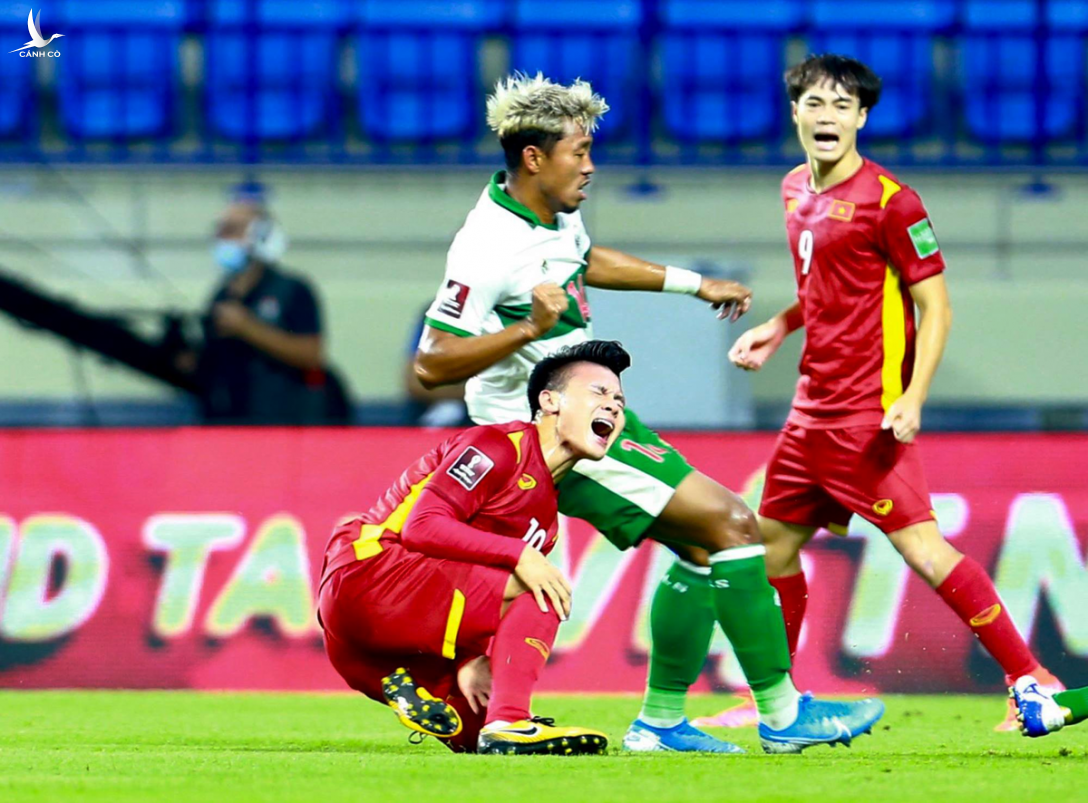 Những pha chơi xấu không thể đỡ của tuyển Indonesia Những pha chơi xấu không thể đỡ của tuyển Indonesia