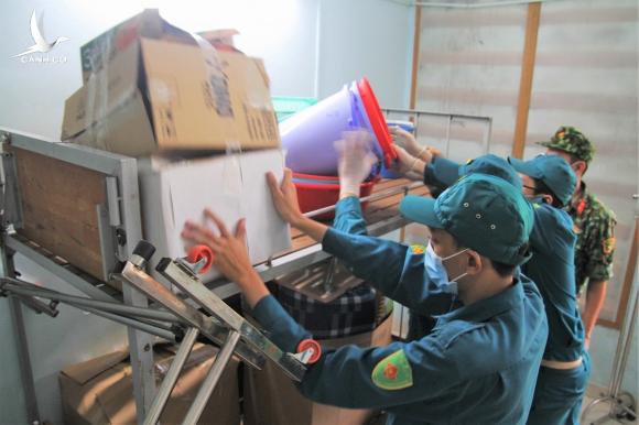 TP.HCM ra văn bản khẩn, đề nghị Bộ Quốc phòng phun khử khuẩn trên diện rộng TP.HCM ra văn bản khẩn, đề nghị Bộ Quốc phòng phun khử khuẩn trên diện rộng