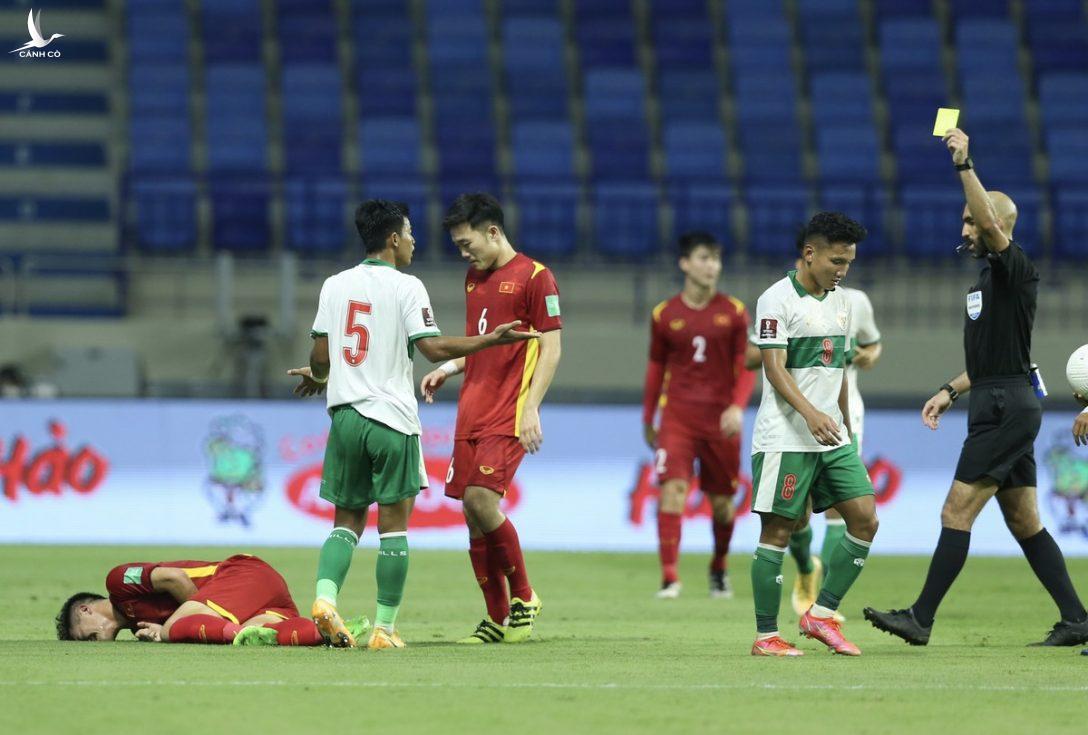 Những pha chơi xấu không thể đỡ của tuyển Indonesia Những pha chơi xấu không thể đỡ của tuyển Indonesia