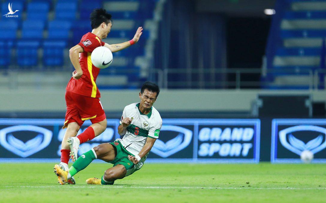 Những pha chơi xấu không thể đỡ của tuyển Indonesia Những pha chơi xấu không thể đỡ của tuyển Indonesia