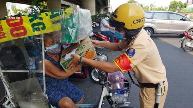 Anh Dũng “khùng”, anh “bị-trong-ngoặc-kép” thật rồi sao? Anh Dũng “khùng”, anh “bị-trong-ngoặc-kép” thật rồi sao?
