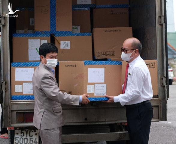 Lâm Đồng sắp cạn test nhanh COVID-19, Phương Trang ủng hộ thêm 60.000 bộ Lâm Đồng sắp cạn test nhanh COVID-19, Phương Trang ủng hộ thêm 60.000 bộ