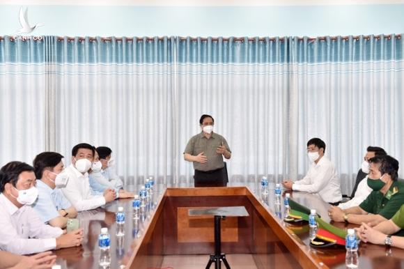 Thủ tướng Chính phủ: ‘Sức khỏe, tính mạng người dân là trên hết!’ Thủ tướng Chính phủ: ‘Sức khỏe, tính mạng người dân là trên hết!’