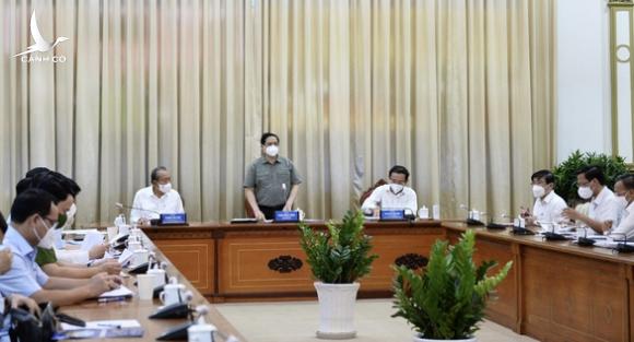 Đề xuất TP.HCM ưu tiên tiêm vắc xin COVID-19 cho lái xe, tiểu thương và một số đối tượng khác Đề xuất TP.HCM ưu tiên tiêm vắc xin COVID-19 cho lái xe, tiểu thương và một số đối tượng khác