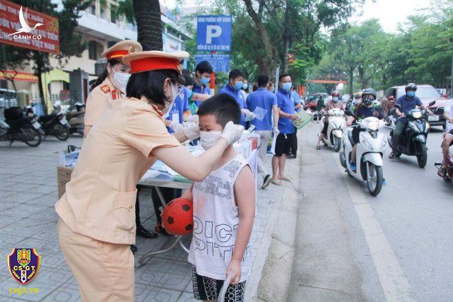 Anh Dũng “khùng”, anh “bị-trong-ngoặc-kép” thật rồi sao? Anh Dũng “khùng”, anh “bị-trong-ngoặc-kép” thật rồi sao?