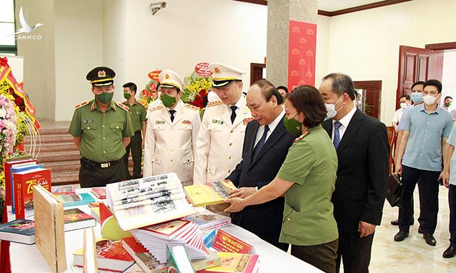 Bộ Công an kỷ niệm trọng thể 75 năm Ngày truyền thống lực lượng ANND Bộ Công an kỷ niệm trọng thể 75 năm Ngày truyền thống lực lượng ANND