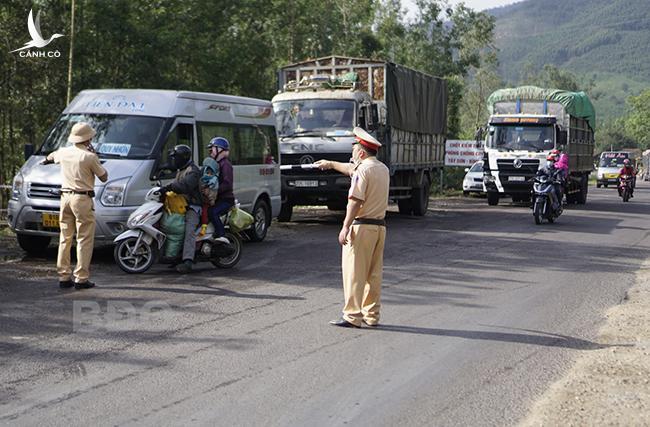 Anh Dũng “khùng”, anh “bị-trong-ngoặc-kép” thật rồi sao? Anh Dũng “khùng”, anh “bị-trong-ngoặc-kép” thật rồi sao?
