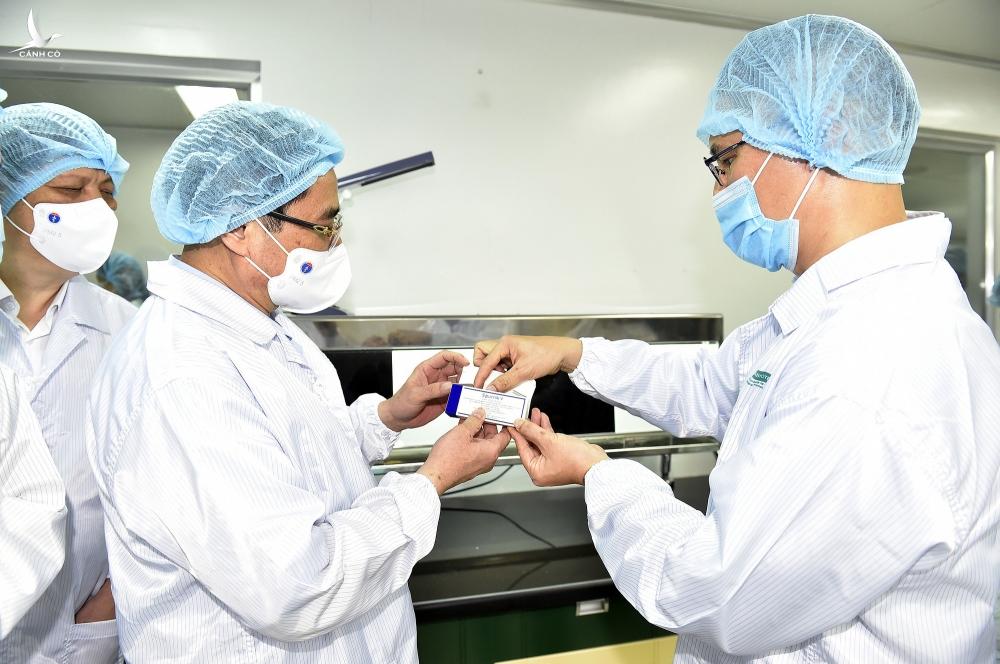 Thủ tướng yêu cầu “nhanh nhất, sớm nhất có thể sản xuất được vaccine trong nước” Thủ tướng yêu cầu “nhanh nhất, sớm nhất có thể sản xuất được vaccine trong nước”